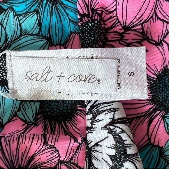 Salt + COVE
Juniors' Blossomed Printed High-Waist Bikini Bottoms Size Small NWT - Picture 4 of 5